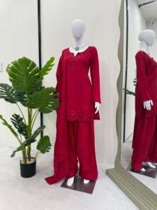 Vous recherchez ce beau costume de créateur de la même couleur sur un tissu de chinon lourd avec un travail intérieur et fil et sequnce et Sharara - Product Image 4