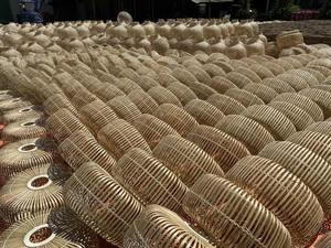 European Modern Handmade Bamboo Lamp Hand-Woven Wicker Rattan <b>Pendant</b> <b>Light</b> with <b>Glass</b> <b>Shade</b> <b>for</b> Indoor and Outdoor Home Decor - Product Image 6