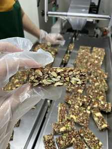 La mejor y deliciosa barra de granola con semillas de avena Chia y coco, perfecta para deportes de gimnasio y actividades al aire libre Blue Lotus Cherish - Product Image 2