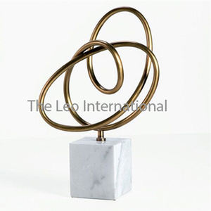 Sculpture de style occidental, design carré, base en marbre, plaqué or, usage domestique, vente directe d'usine - Product Image 2