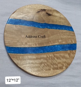 Planche à fromage ronde en bois d'acacia de haute qualité avec poignée Blocs à découper en époxy et résine en bois Planche à charcuterie moderne - Product Image 5