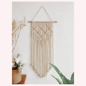 Hilo suave hecho a mano para colgar en la pared, acento neutro moderno para el hogar en gris y blanco para decoración de sala de estar o dormitorio - Product Image 4