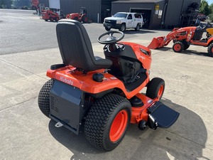 เครื่องตัดหญ้าแบบนั่งขับ GR2120 4 จังหวะ 21 แรงม้า ดีเซล ขับเคลื่อน 4 ล้อ พร้อมถังเก็บหญ้า 150 ลิตร ชุดตัดหญ้าทนทาน สำหรับใช้งานระดับมืออาชีพ - Product Image 3