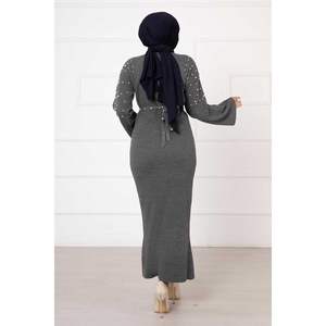 เดรสไข่มุกเปิดไหล่สีเทา - Product Image 3