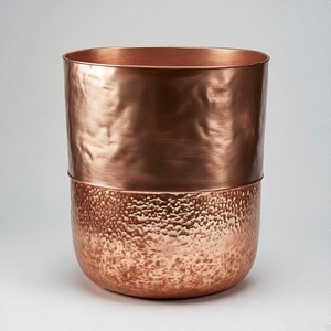 Olla martillada de plata artesanal Mooncrest con amplia apertura Ideal para flores de diseñador o exhibiciones sofisticadas - Product Image 5