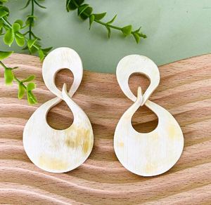 Pendientes de Aro de Cuerno de Búfalo Natural Hechos a Mano, Colgantes Modernos y Duraderos, Joyería Personalizable, Artículo Coleccionable - Product Image 5