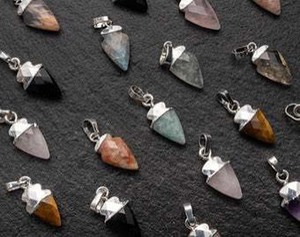 สร้อยคอจี้อัญมณีสีรุ้งสีขาวแนววินเทจสไตล์โบฮีเมียน - Product Image 3