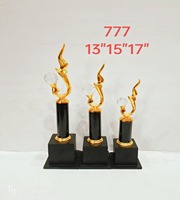 Trophée de basket-ball de football personnalisé en métal personnalisé, trophée de cricket avec base en bois