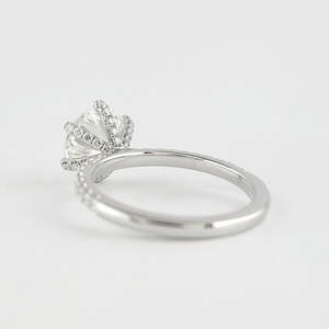 Elegante y lujoso Halo Pave Solitaire Anillo de Bodas de moissanita de corte redondo para novias - Product Image 2