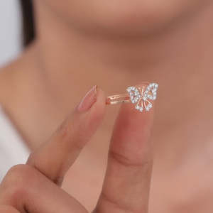 Bague en grappe Butterfly Dreams plaquée or rose et rhodium avec incrustation de diamants géométriques et de zircons pour mariage - Product Image 6