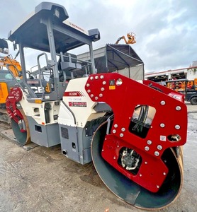 รถบดถนนแบบสั่นสะเทือนสองลูกกลิ้ง Dynapac CC2200 มือสอง – เครื่องบดอัดแอสฟัลต์ระบบไฮดรอลิก - Product Image 1