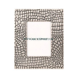 Diseñador de flores, Material chapado en oro de latón, marco de fotos de nuevo estilo único, tamaño grande, nuevo marco de fotos elegante para decoración del hogar en la India - Product Image 5