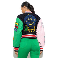 Veste universitaire matelassée pour femmes en gros, design court, logo personnalisé, broderie de lettres, doublure 100% laine, coton écologique