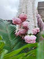 Karangan Bunga Melati dengan Mawar Peony untuk Dekorasi Pernikahan India Selatan, Dekorasi Mandap, Dekorasi Pernikahan Muslim, Latar Belakang Baby Shower