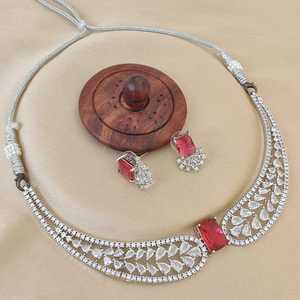 Collar de diamantes americano de calidad superior con hermosos pendientes Collar de desgaste mínimo Conjunto de collar elegante de tendencia Ropa de fiesta - Product Image 5