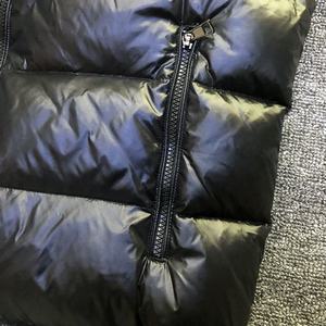 Chaqueta de Invierno sin Mangas con Capucha para Hombre, con Logotipo Frontal en Tela de Lona, Diseño Personalizable - Venta al por Mayor - Product Image 5