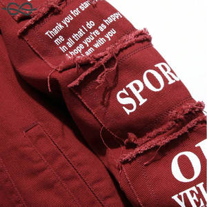 Chaqueta vaquera con bolsillo y solapa gráfica con eslogan para hombre, Chaqueta de algodón de manga larga con diseño rasgado y bolsillo con botones - Product Image 6