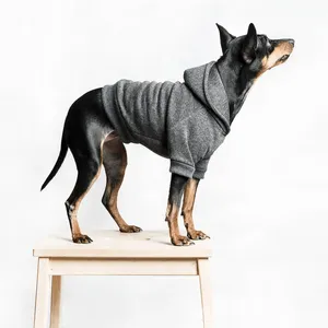 आउटडोर कोट के लिए प्लस ऊनी गर्म सर्दियों के मोटे कुत्ते के फर जैकेट डिजाइनर ब्रांड हुडीज़ के साथ पालतू परिधान