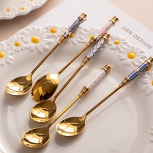 Ensemble de couverts en métal doré de nouveau design pur Couverts de designer pour les événements de mariage et les cadeaux d'affaires Caractéristiques durables - Product Image 6