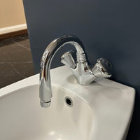 Robinet de Bidet Chromé Ponsi Cygno de Haute Qualité pour Lavabo de Salle de Bain, Double ou Simple Trou, Bec Pivotant, Vidange Intégré, Installation Facile, Fabriqué en Italie