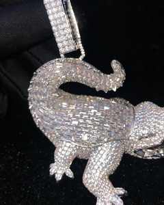 Colgante de Plata de Ley S925 con Diseño 3D de Cocodrilo Salvaje, Brillante con Diamantes de Moissanita, Joyería Hip Hop Personalizable - Product Image 5