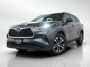 Toyota Highlander XLE 2022 Usada en Buen Estado, Equipamiento Estándar - Product Image 4