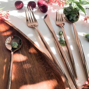 Ensemble d'argenterie en or rose, ensemble de couverts en acier inoxydable d'apparence fine et légère, ensemble de couverts en métal durable et facile à transporter, Offre Spéciale - Product Image 1