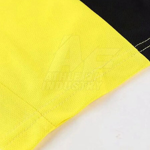 Tenues de football personnalisées OEM légères à séchage rapide pour adultes, tailles plus grandes, hauts à manches courtes, impression par sublimation pour l'été - Product Image 5