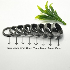 แหวนแต่งงานทำด้วยมือสำหรับผู้ชายแหวนบิดเกลียวปลอมทำจากเหล็กดามัสกัสพิเศษและทองแดง - Product Image 4