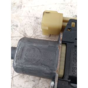 MOTEUR ÉLECTRIQUE DE LÈVE-VITRE AVANT GAUCHE FORD Fiesta 6ème Série 1852321 (08>17) - Product Image 3