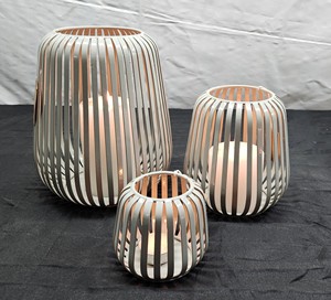 Decoraciones navideñas hechas a mano Linternas pequeñas de metal de alta calidad y tarros de velas Artesanía de hierro duradero 3 tamaños diferentes para uso doméstico - Product Image 1