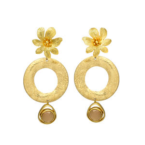 Nueva llegada Mujer Flor Stud Pendiente chapado en oro con anillo colgante - Product Image 1