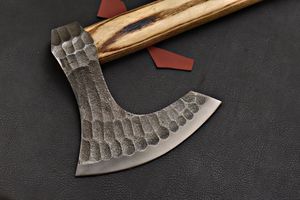 Vente en gros personnalisé OEM ODM Coutellerie Hache professionnelle forgée Damas Hache à lame tranchante en acier au carbone Hache unique faite à la main - Product Image 4