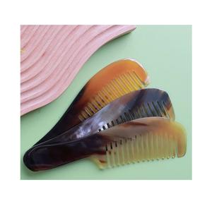 Peigne en corne de luxe outil fait main durable écologique finition lisse polie fabriqué à partir de corne parfait pour le toilettage des cheveux et de la barbe - Product Image 1