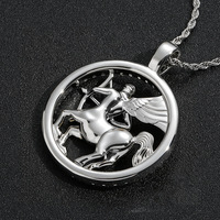 Collier pendentif Sagittaire Hip Hop avec pierres CZ étincelantes, bijoux signe astrologique en gros pour anniversaires et usage quotidien