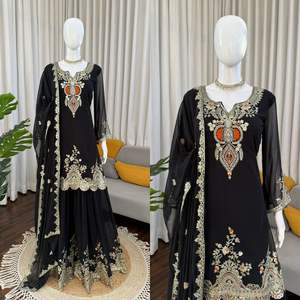 Conjunto Sharara de Georgette Indio Pakistaní, Hermoso y Elegante, Conjunto Sharara Étnico Pesado en Blanco y Negro, Conjunto para Fiesta y Boda para Mujer - Product Image 1