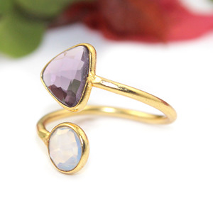 Diseño antiguo Opalite & Amethyst Gemstone Trillion Shape Hydro Quartz Piedra doble 24K Chapado en oro Anillo de diseñador Joyería de mujer - Product Image 2