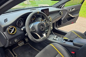 รถยนต์เมอร์เซเดส-เอเอ็มจี จีแอลเอ45 รุ่นเยลโลว์ไนท์อิดิชั่น ปี 2018 ระดับพรีเมียม เครื่องยนต์เทอร์โบ 4 สูบ 375 แรงม้า - Product Image 4