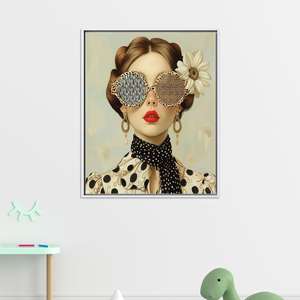 Cuadro en lienzo con estampado de mujer con labios rojos y gafas de sol de leopardo, lienzo con marco blanco - Product Image 1