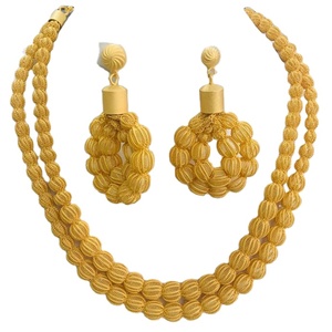 Micro Gold Vintage Cross-Shape Anillo de dedo de acero inoxidable Mejor compra a granel Venta Mujeres Perla EE. UU. India Cadenas Collares de moda - Product Image 1