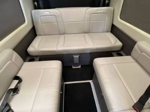 Autocaravana Usada A-i-r-s-t-r-e-a-ms Interstate 24 GT 4x4 Clase B - Remolque Camper Diésel en Venta para Camping y Viajes - Product Image 6