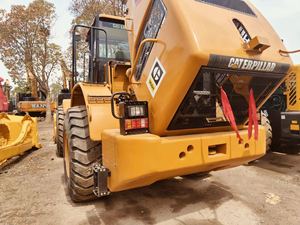 Chargeuse-pelleteuse CAT 966H d'occasion de marque japonaise avec moteur Caterpillar et roulement, capacité nominale de 3,4 tonnes, faible nombre d'heures de travail - Product Image 2