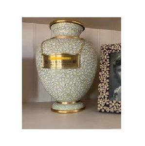 Placa de identificación de latón de diseño creativo con cadena colgante de urna de cremación con cadena dorado brillante personalizado de bajo costo - Product Image 1