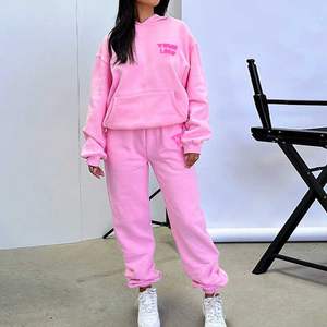 Vêtements et accessoires>> Vêtements pour femmes>> Ensembles pour femmes - Product Image 5