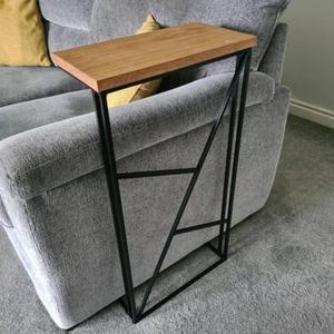 Mesa auxiliar de sofá de metal de calidad superior de lujo con características de diseño innovadoras ideal para las necesidades de estilo de vida contemporáneo - Product Image 1