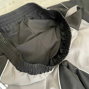 Manufacture Custom Windbreaker Jogger Sweatsuit Nylon <b>Zip</b> <b>up</b> <b>Jacket</b> and Sweat Pants Two Piece Sets Streetwear Tracksuit for Men - Product Image 5