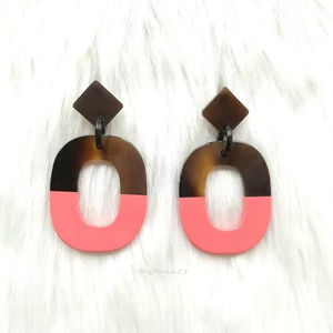 Pendientes de Cuerno de Búfalo para Niñas, Pendientes de Mujer, Joyería de Cuerno, Cuerno Natural para Mujer, Alta Calidad - Product Image 1