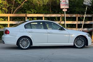 BMW 335D berline d'occasion 2010, conduite à gauche/droite - Product Image 4