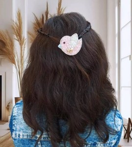 Pinzas para el pelo bordadas a mano hechas a medida para niños en diseño de estrella de mar también se pueden utilizar para fines de reventa. - Product Image 6