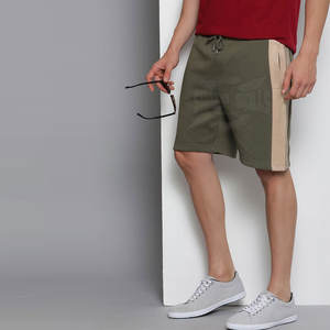 Short de rue haute pour hommes design personnalisé OEM fermeture à la taille élastique à motif solide dernier style prix raisonnable - Product Image 3